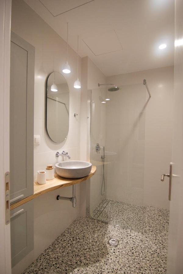 Patio Apartment Near Metro & Acropolis Athens Ngoại thất bức ảnh