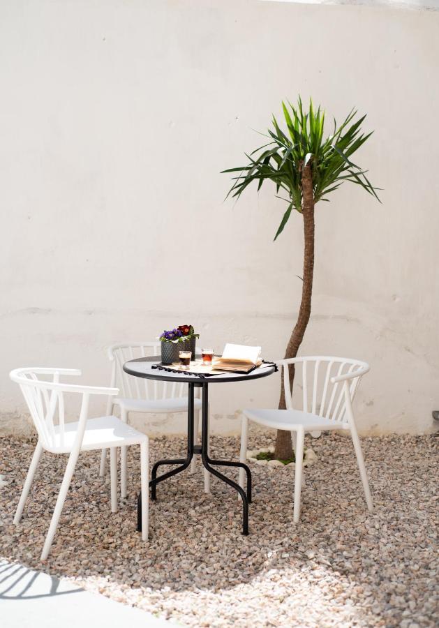 Patio Apartment Near Metro & Acropolis Athens Ngoại thất bức ảnh